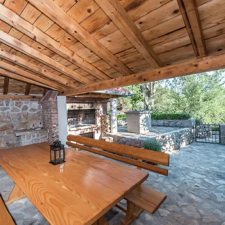 Cozy With Garden In